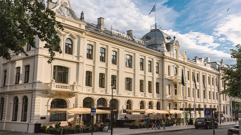 Britannia Hotel. Bilde av fasaden ut mot Dronningens gate.