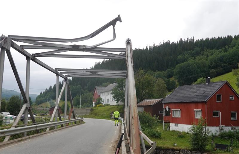 Bildet viser skade på vindfagverk og deformasjon hovedfagverk. Foto:Peter Skjerstad TRFK