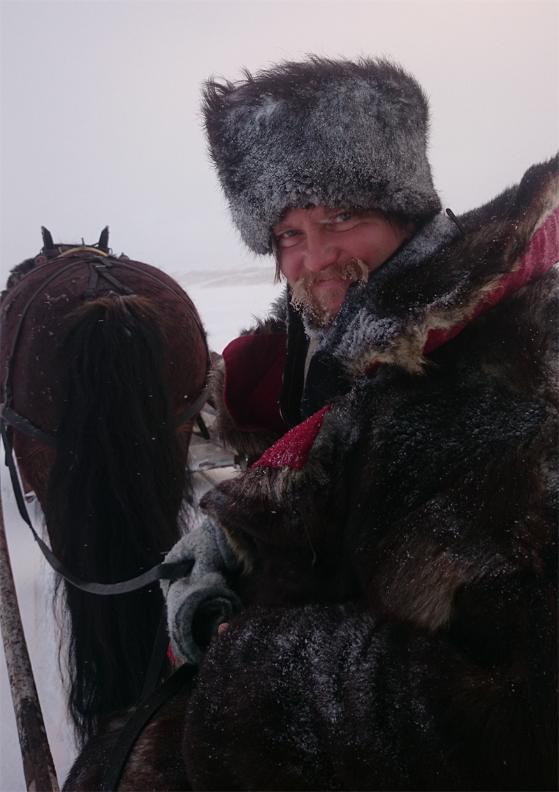 Portrett av Sigurd Svendsen i snøvær. 