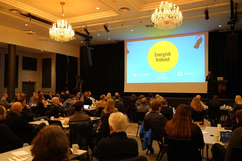 Stor pågang: Det ble nødvendig å hente inn ekstra stoler da «Energisk frokost» ble arrangert på Scandic Hell 9. januar. Foto: Lars Bugge Aarset/FI